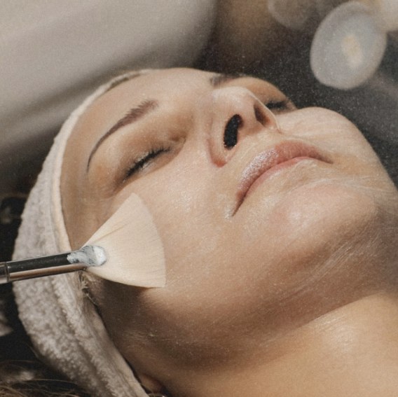 Fruit acid peel (AHA)